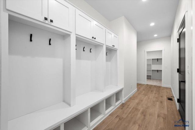 1632 OAK CREST CT, Spearfish, SD 57783