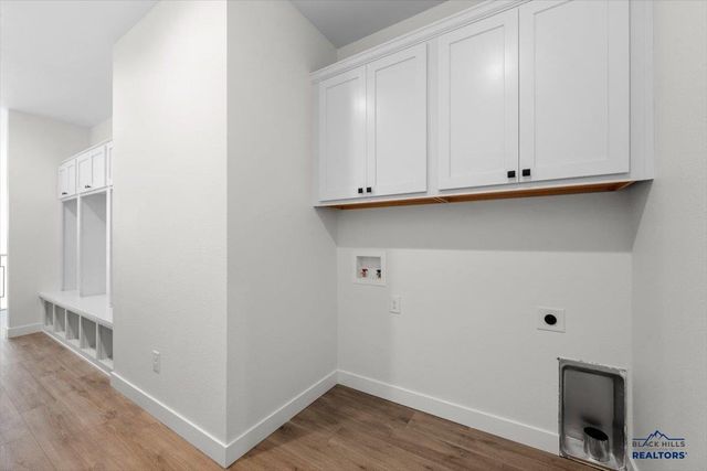 1632 OAK CREST CT, Spearfish, SD 57783