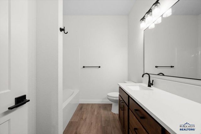 1632 OAK CREST CT, Spearfish, SD 57783