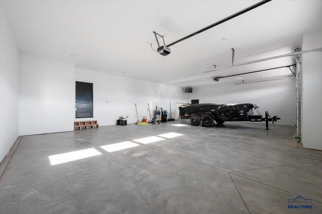 1632 OAK CREST CT, Spearfish, SD 57783