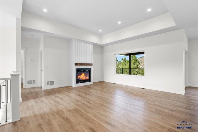 1632 OAK CREST CT, Spearfish, SD 57783