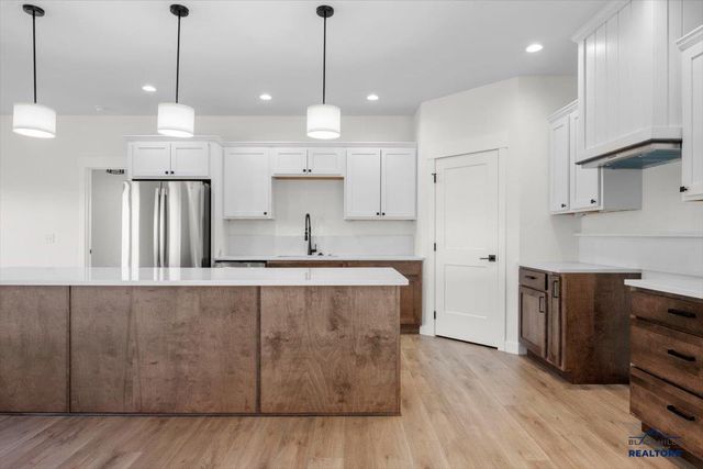 1632 OAK CREST CT, Spearfish, SD 57783