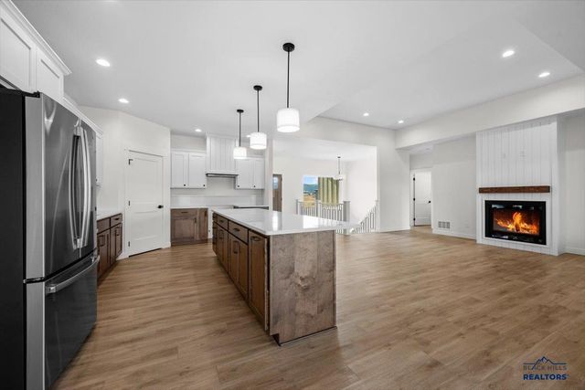 1632 OAK CREST CT, Spearfish, SD 57783