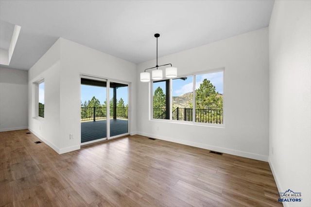 1632 OAK CREST CT, Spearfish, SD 57783