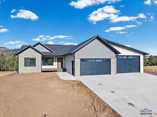 1632 OAK CREST CT, Spearfish, SD 57783