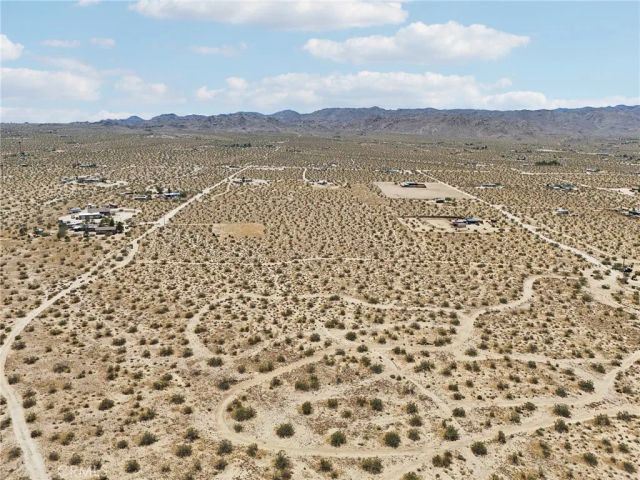 51474 Mills Road, Landers, CA 92285