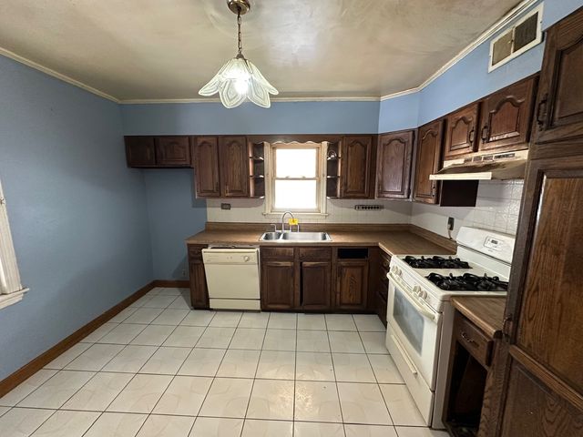 513 Cookane Avenue, Elgin, IL 60120