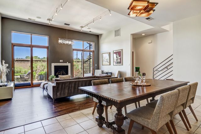 2305 Mananitas Lane NW, Albuquerque, NM 87104