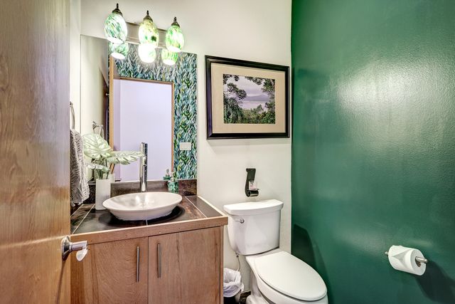 2305 Mananitas Lane NW, Albuquerque, NM 87104