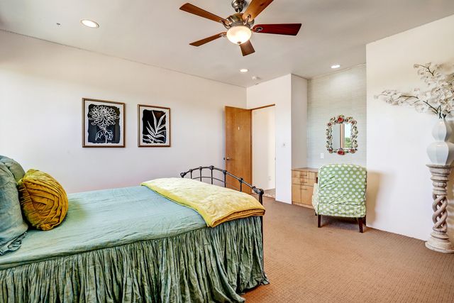 2305 Mananitas Lane NW, Albuquerque, NM 87104