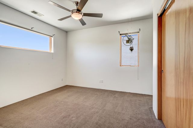 2305 Mananitas Lane NW, Albuquerque, NM 87104