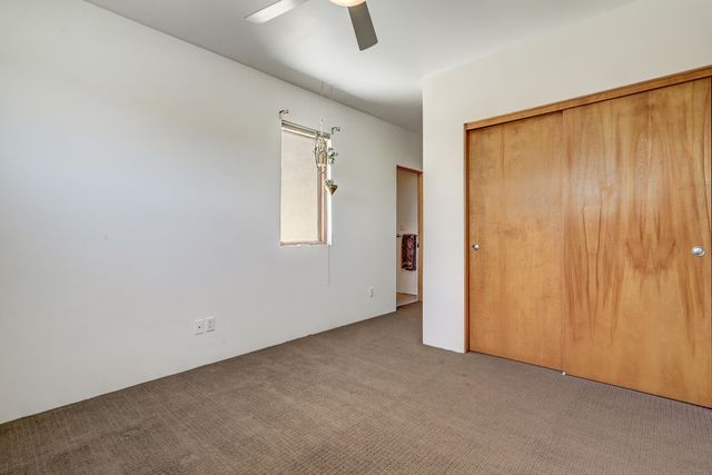 2305 Mananitas Lane NW, Albuquerque, NM 87104