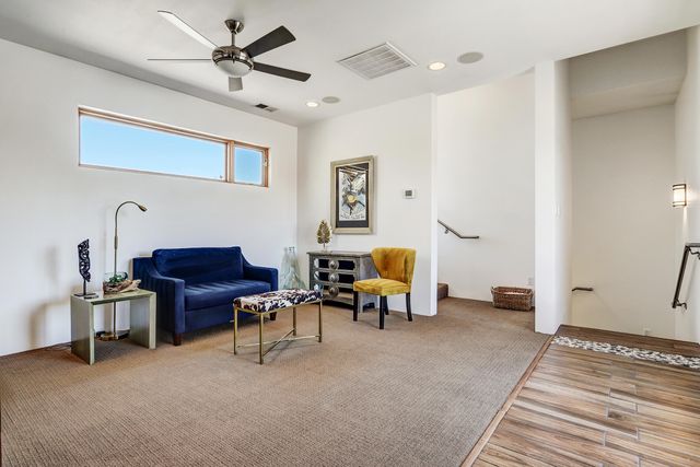 2305 Mananitas Lane NW, Albuquerque, NM 87104