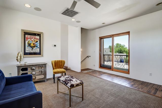 2305 Mananitas Lane NW, Albuquerque, NM 87104