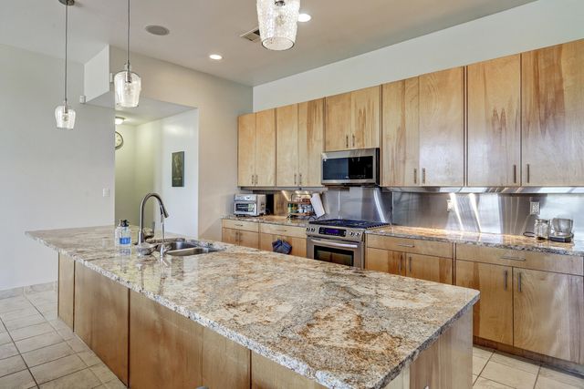 2305 Mananitas Lane NW, Albuquerque, NM 87104
