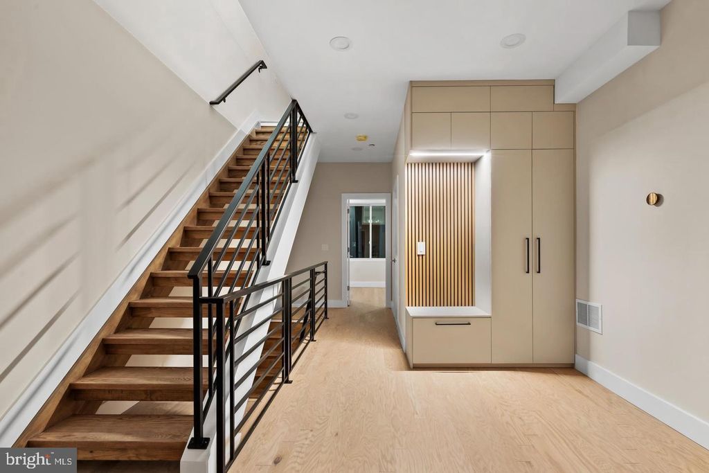 1031 S FAIRHILL ST, PHILADELPHIA, PA 19147 — photo 5