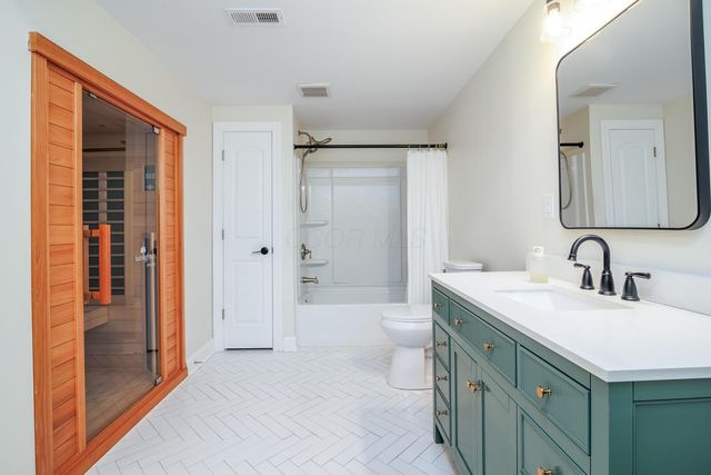 6543 Brookview Manor Drive, Galena, OH 43021