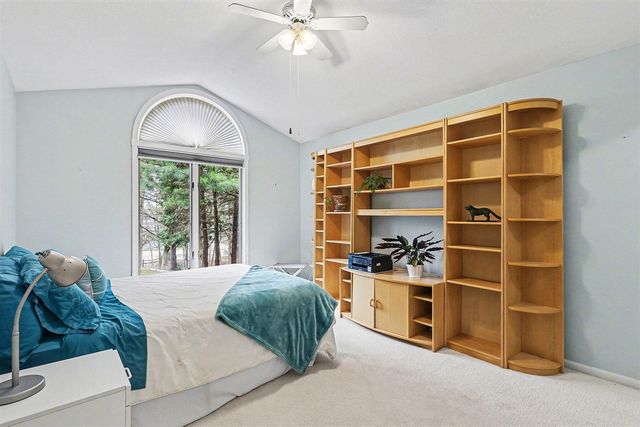 17871 N Fruitport Road, Spring Lake, MI 49456