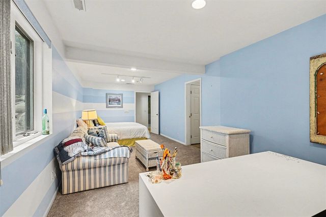 17871 N Fruitport Road, Spring Lake, MI 49456