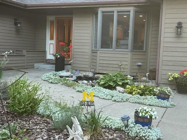 17871 N Fruitport Road, Spring Lake, MI 49456