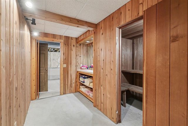 17871 N Fruitport Road, Spring Lake, MI 49456
