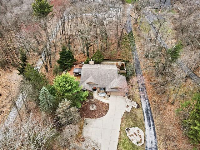 17871 N Fruitport Road, Spring Lake, MI 49456
