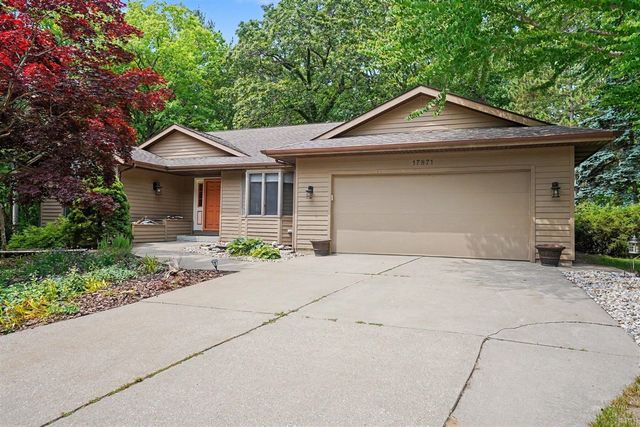 17871 N Fruitport Road, Spring Lake, MI 49456