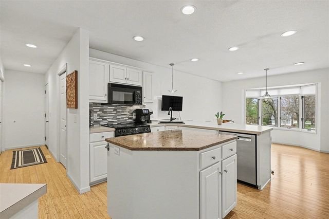 17871 N Fruitport Road, Spring Lake, MI 49456