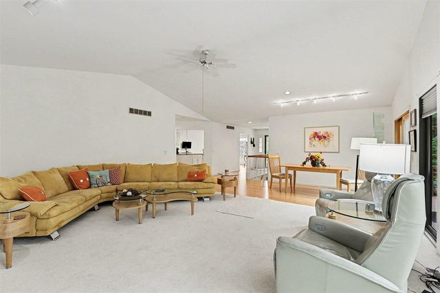 17871 N Fruitport Road, Spring Lake, MI 49456