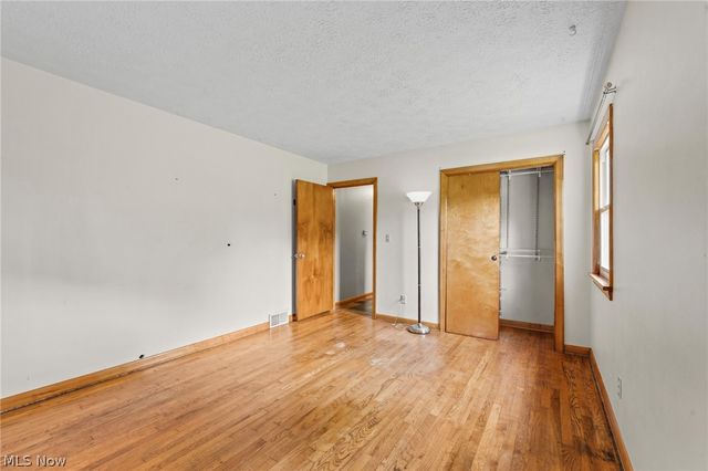 1409 Elm Grove Avenue, Akron, OH 44312
