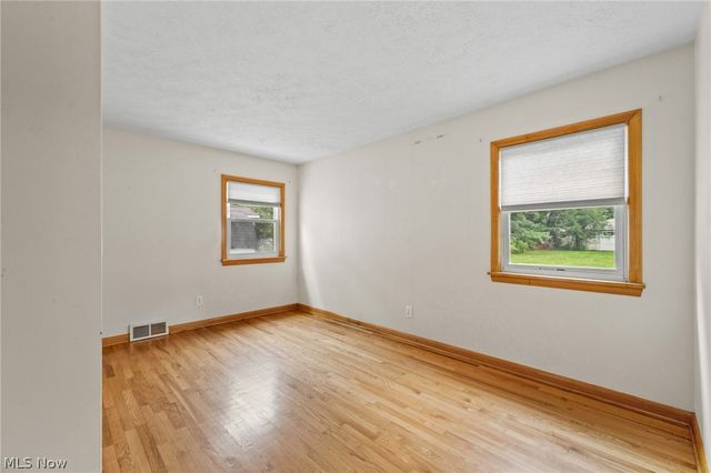 1409 Elm Grove Avenue, Akron, OH 44312