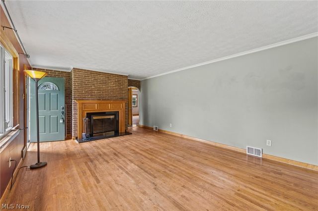1409 Elm Grove Avenue, Akron, OH 44312