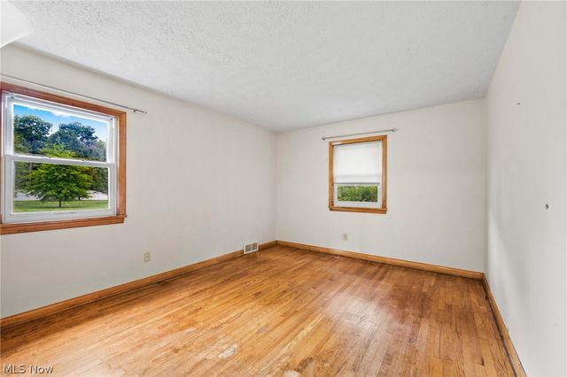 1409 Elm Grove Avenue, Akron, OH 44312