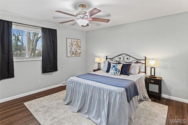 38 Indian Drive, Wood River, IL 62095