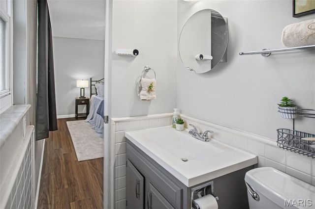 38 Indian Drive, Wood River, IL 62095