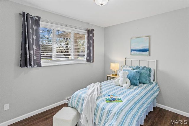 38 Indian Drive, Wood River, IL 62095