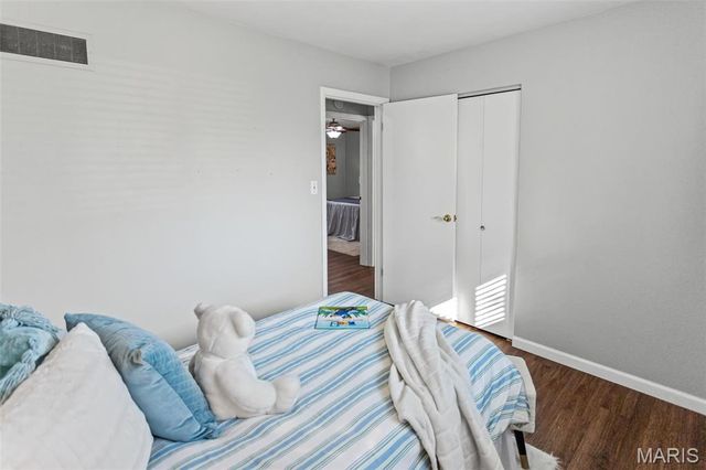 38 Indian Drive, Wood River, IL 62095