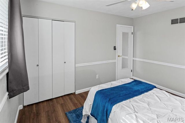 38 Indian Drive, Wood River, IL 62095