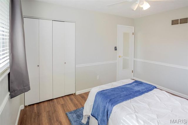 38 Indian Drive, Wood River, IL 62095