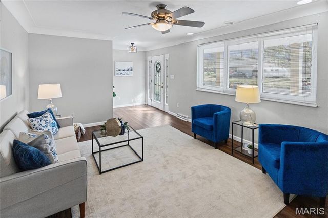 38 Indian Drive, Wood River, IL 62095