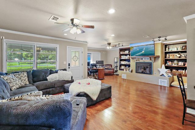 9926 Ocean Drive, Beach City, TX 77523