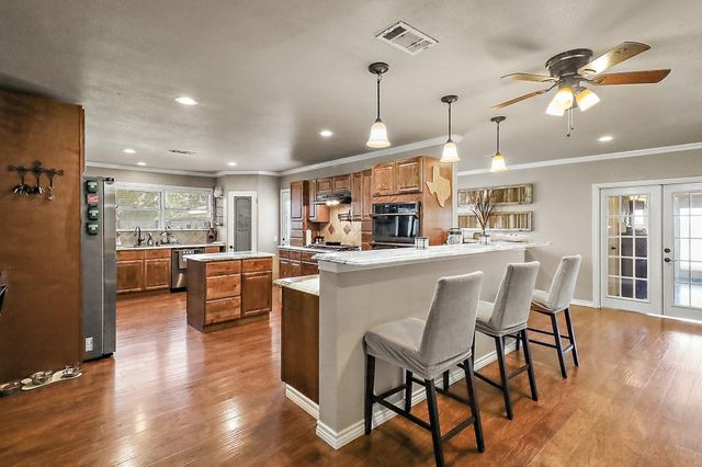 9926 Ocean Drive, Beach City, TX 77523