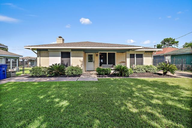 9926 Ocean Drive, Beach City, TX 77523