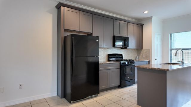 8710 Knox Street A, Houston, TX 77088