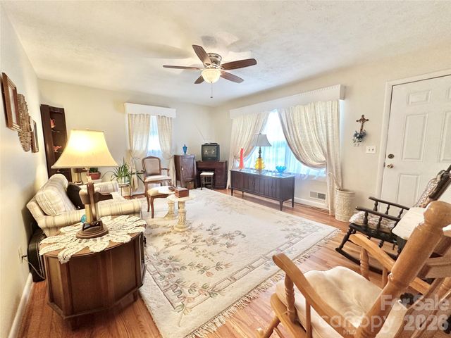 1577 Catawba Terrace, Lenoir, NC 28645