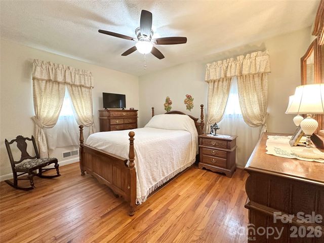 1577 Catawba Terrace, Lenoir, NC 28645