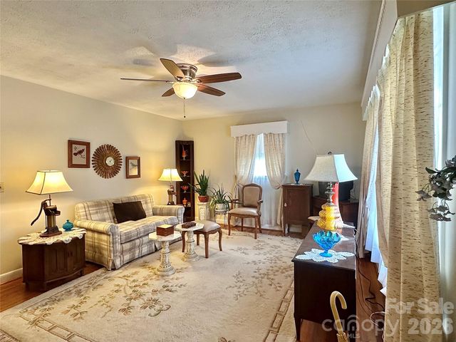1577 Catawba Terrace, Lenoir, NC 28645