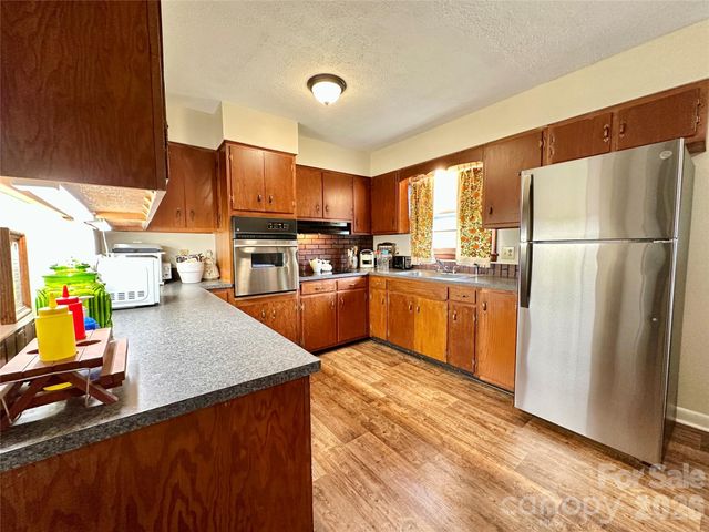1577 Catawba Terrace, Lenoir, NC 28645