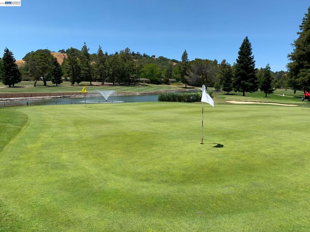 Image 12 of property listing at 2201 Pine Knoll Dr 3, Walnut Creek, CA 94595