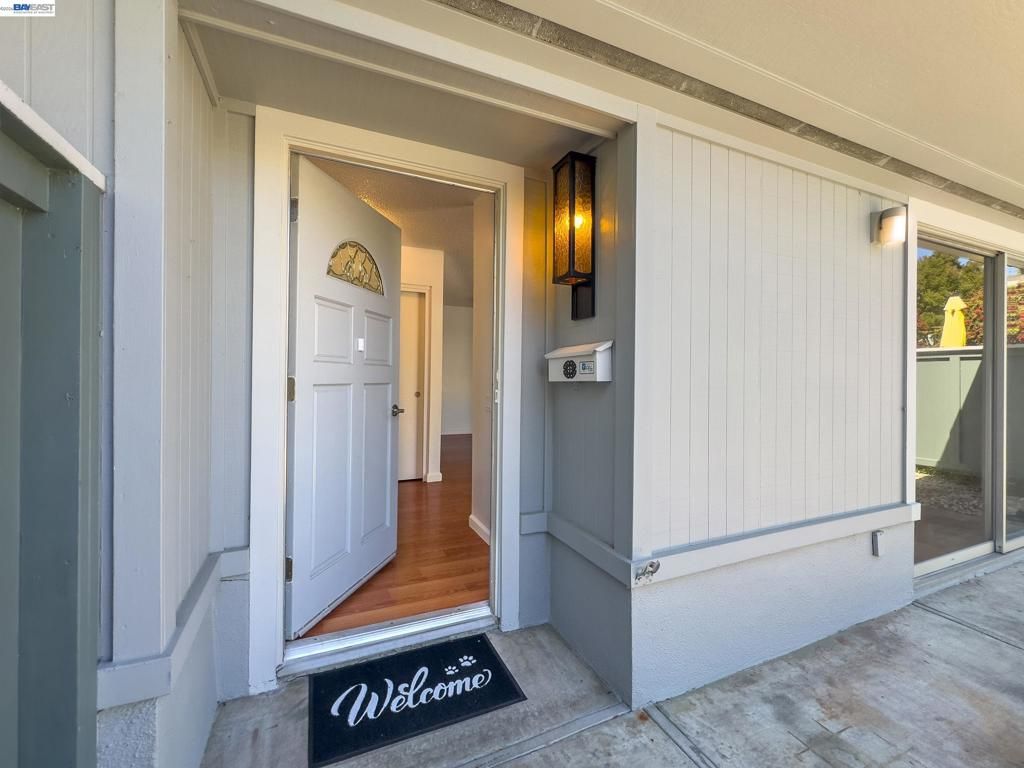 Image 4 of property listing at 2201 Pine Knoll Dr 3, Walnut Creek, CA 94595